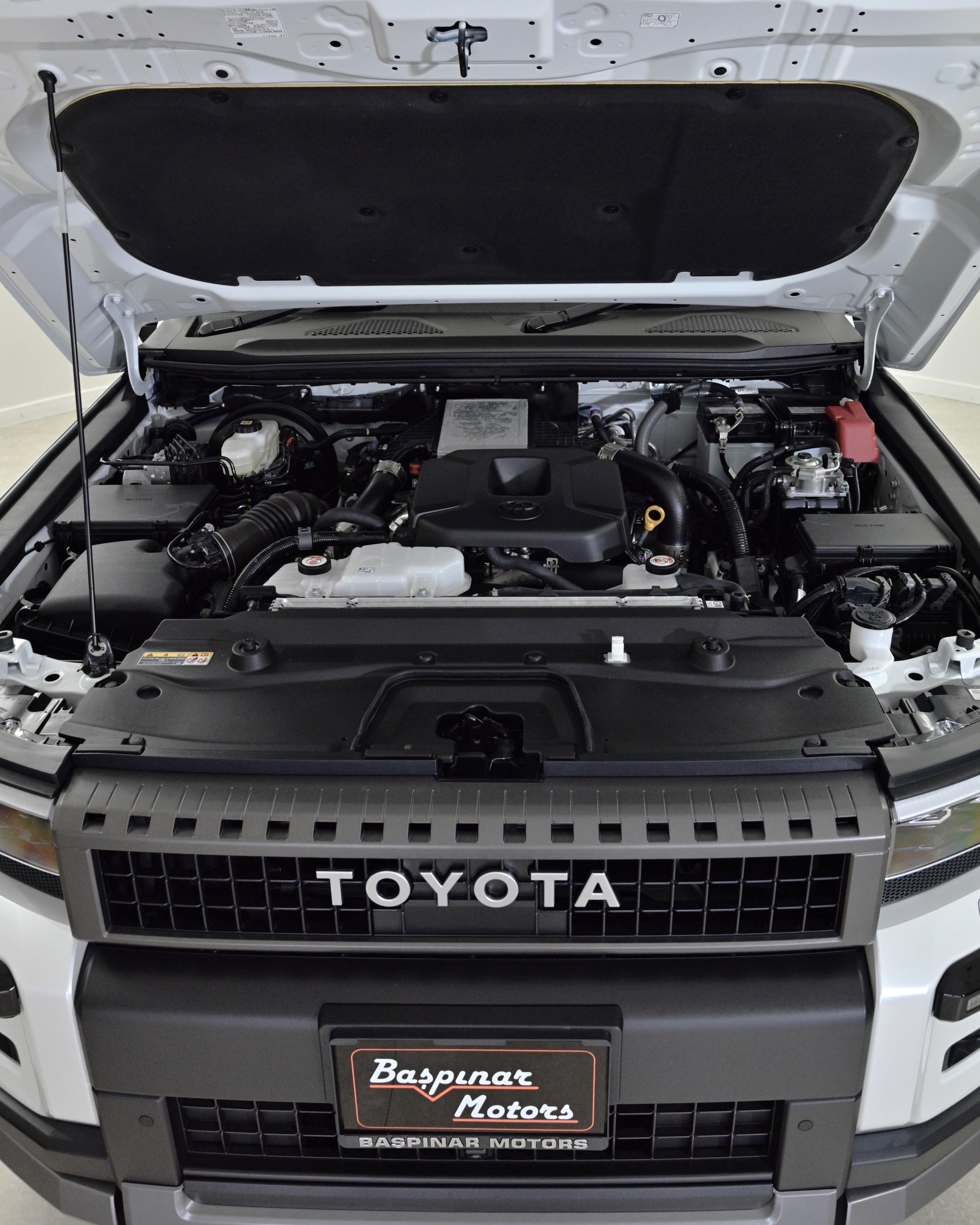 Toyota Land-Cruiser 250 ZX 2.8L Diesel