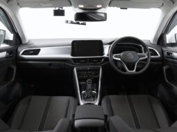 
										Volkswagen T-ROC 1.5L TSI Active full									