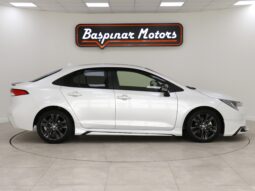 
										Toyota Corolla Hybrid WXB Sedan full									
