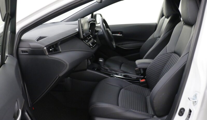 
								Toyota Corolla Hybrid WXB Sedan full									