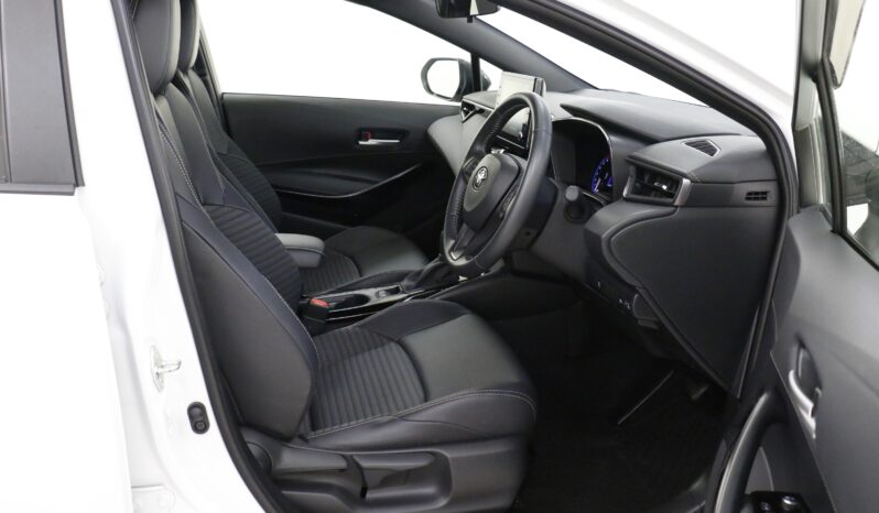 
								Toyota Corolla Hybrid WXB Sedan full									