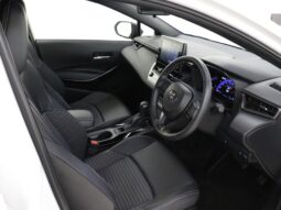 
										Toyota Corolla Hybrid WXB Sedan full									