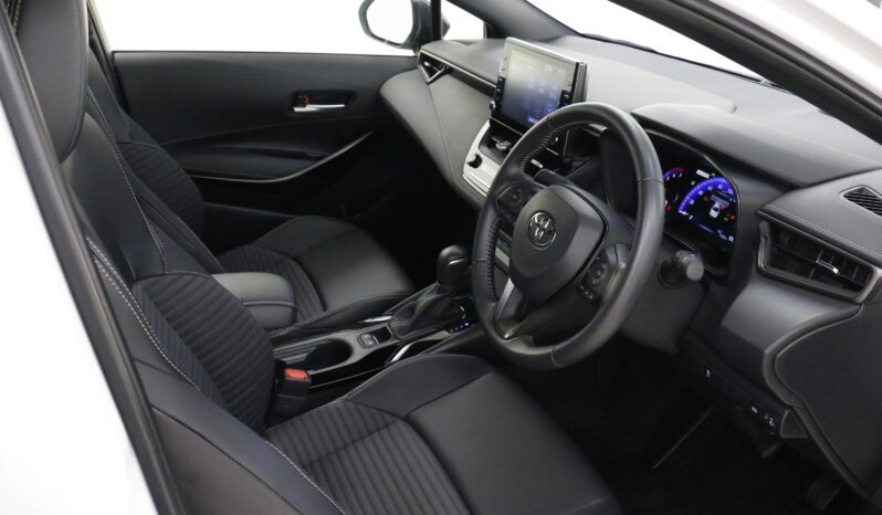 
								Toyota Corolla Hybrid WXB Sedan full									