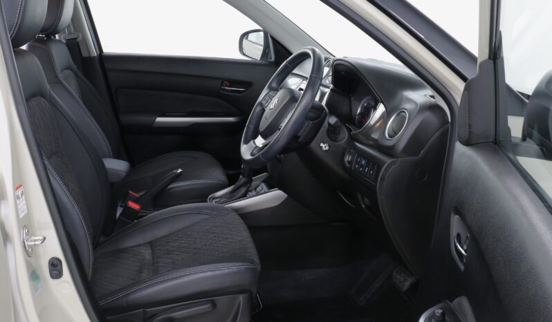 
								Suzuki Escudo Hybrid 1.5L full									