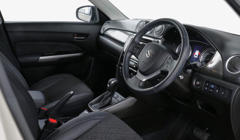 
								Suzuki Escudo Hybrid 1.5L full									