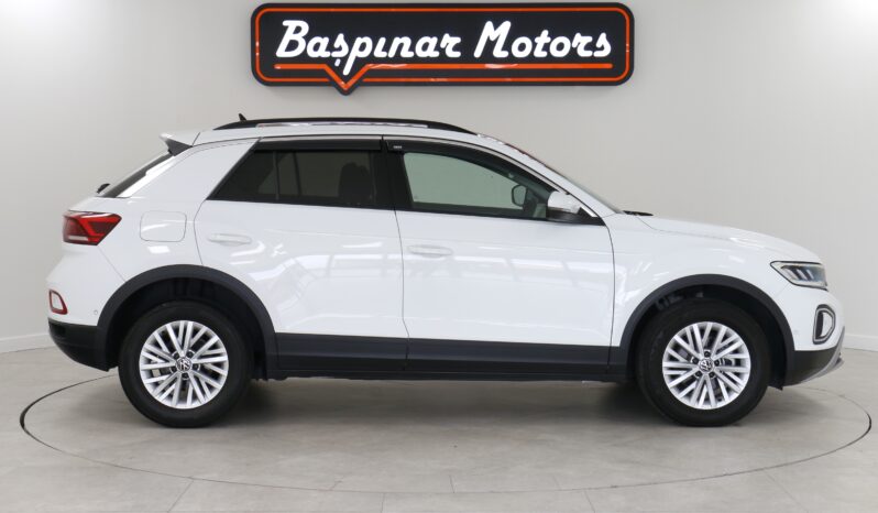 
								Volkswagen T-ROC 1.5L TSI Active full									