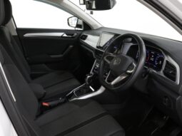 
										Volkswagen T-ROC 1.5L TSI Active full									