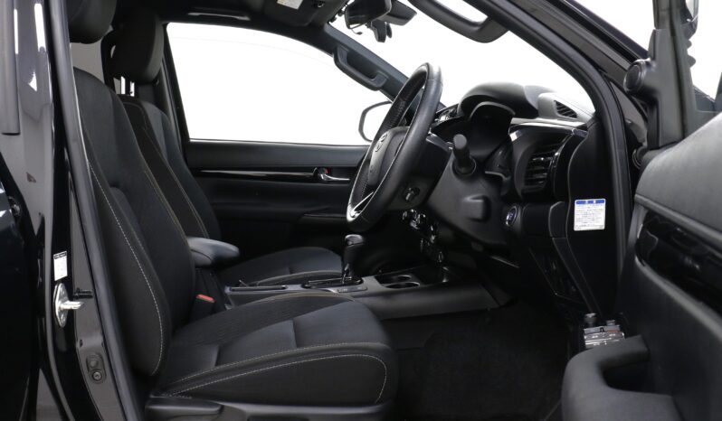 
								Toyota Hilux 2.4D Z Black Rally Edition 4WD full									