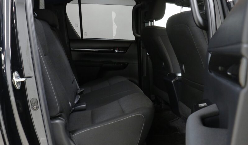 
								Toyota Hilux 2.4D Z Black Rally Edition 4WD full									