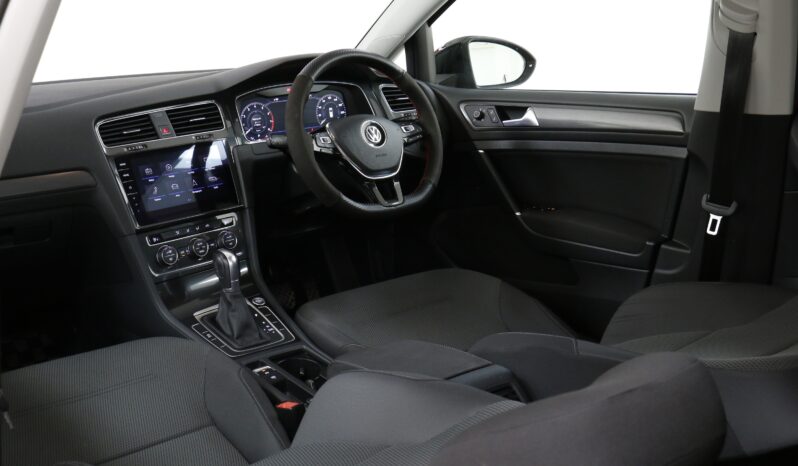 
								Volkswagen Golf 7.5 full									