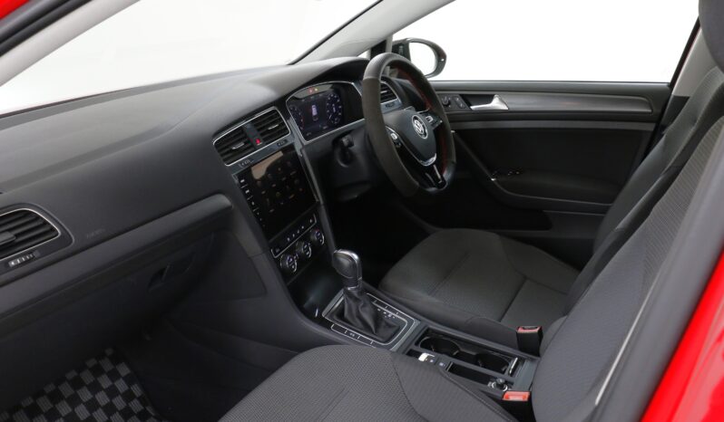 
								Volkswagen Golf 7.5 full									