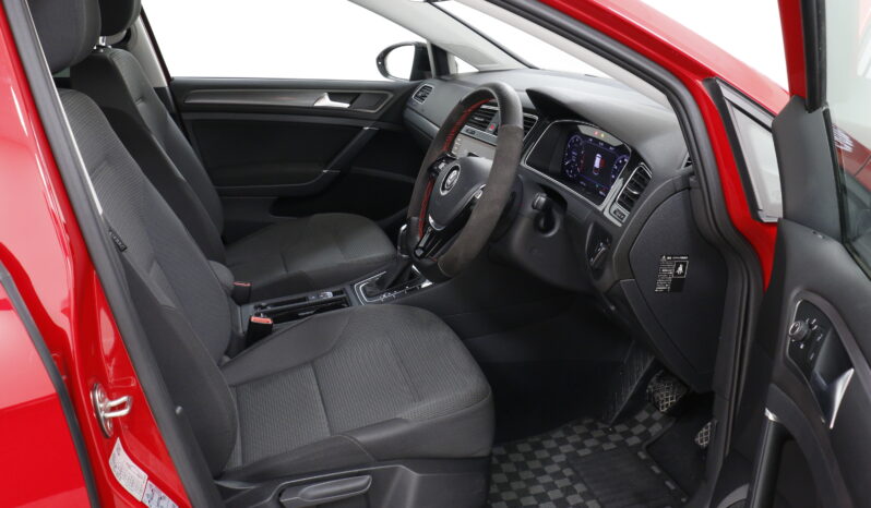 
								Volkswagen Golf 7.5 full									
