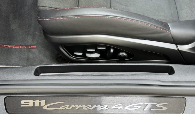 
								Porsche 911 Carrera 4 GTS 3.0dr Coupe Automatic full									