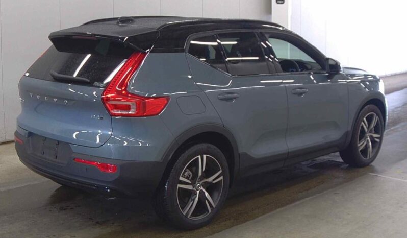 
								Volvo XC40 B4 AWD R Design Mild Hybrid full									