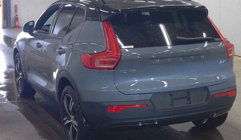 
								Volvo XC40 B4 AWD R Design Mild Hybrid full									