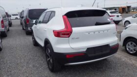Volvo XC40 Ultimate B4 AWD  Design Mild Hybrid
