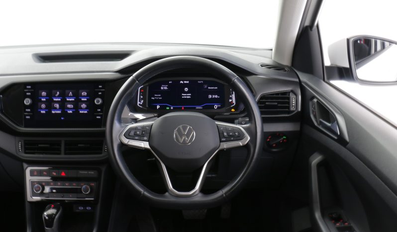 
								Volkswagen T-Cross 1.0L TSI 1st full									