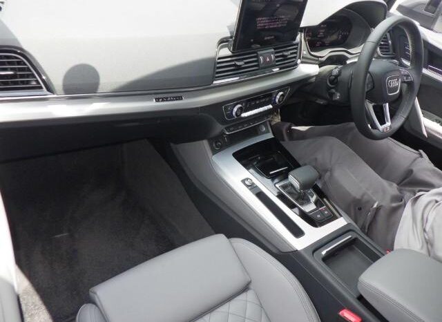 
								Audi Q5 Sportsback 2.0L  Sportback High Style full									