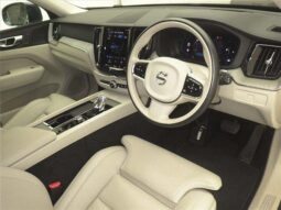 Volvo XC60 Ultimate B5 AWD  Design Mild Hybrid