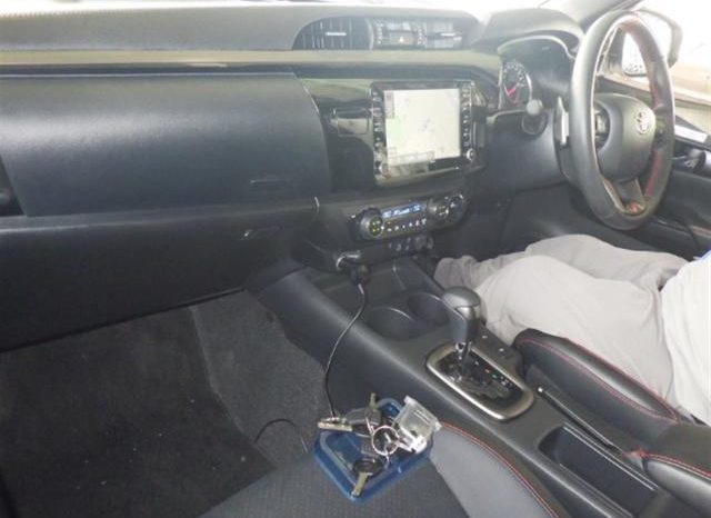 
								Toyota Hilux Z GR Sport 2.4D full									