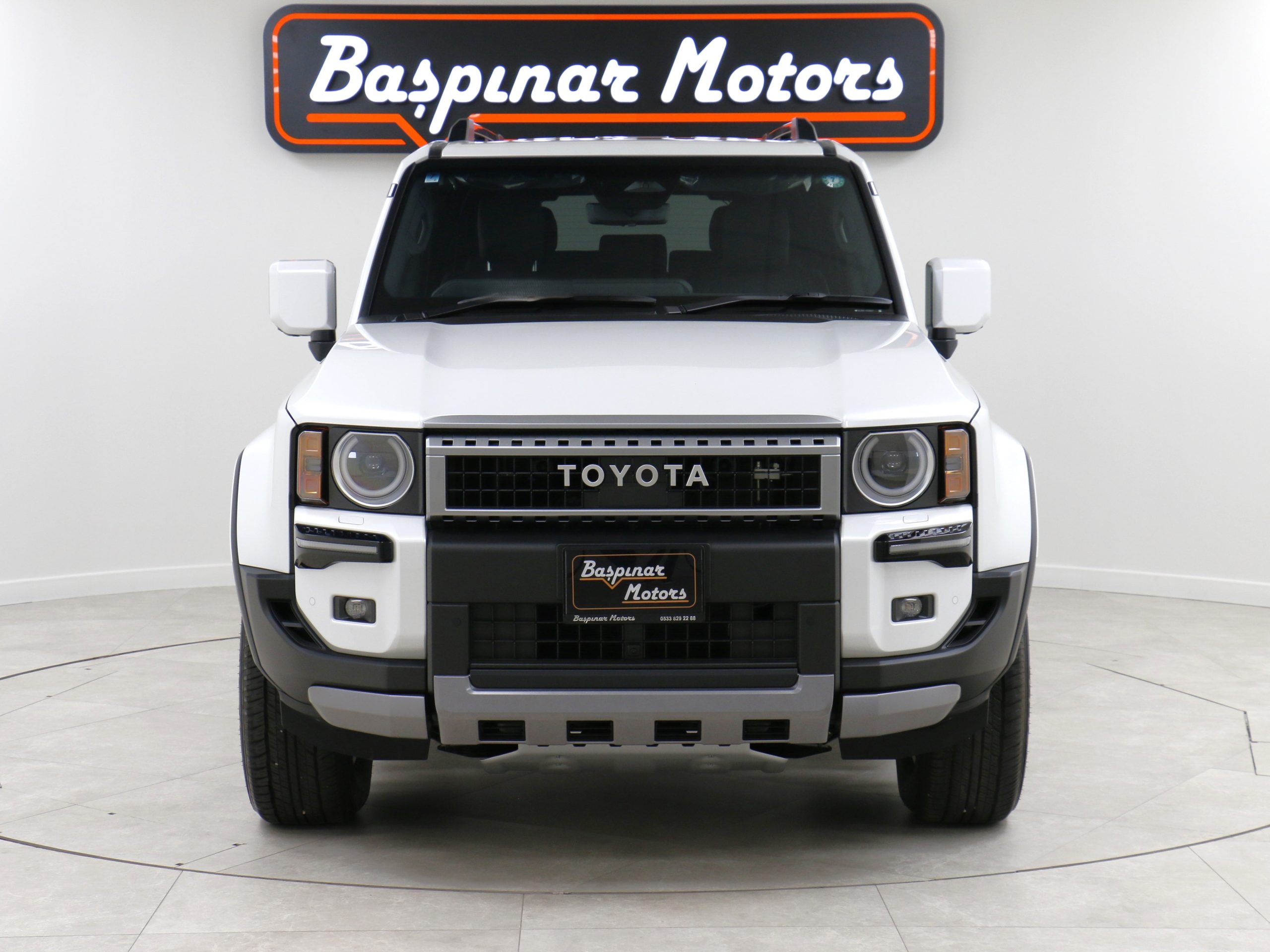 Toyota Land-Cruiser 250 VX 2.8L Diesel