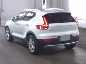 Volvo XC40 Plus Pro B3 Mild Hybrid