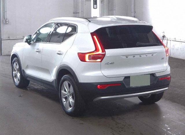 
								Volvo XC40 Plus Pro B3 Mild Hybrid full									
