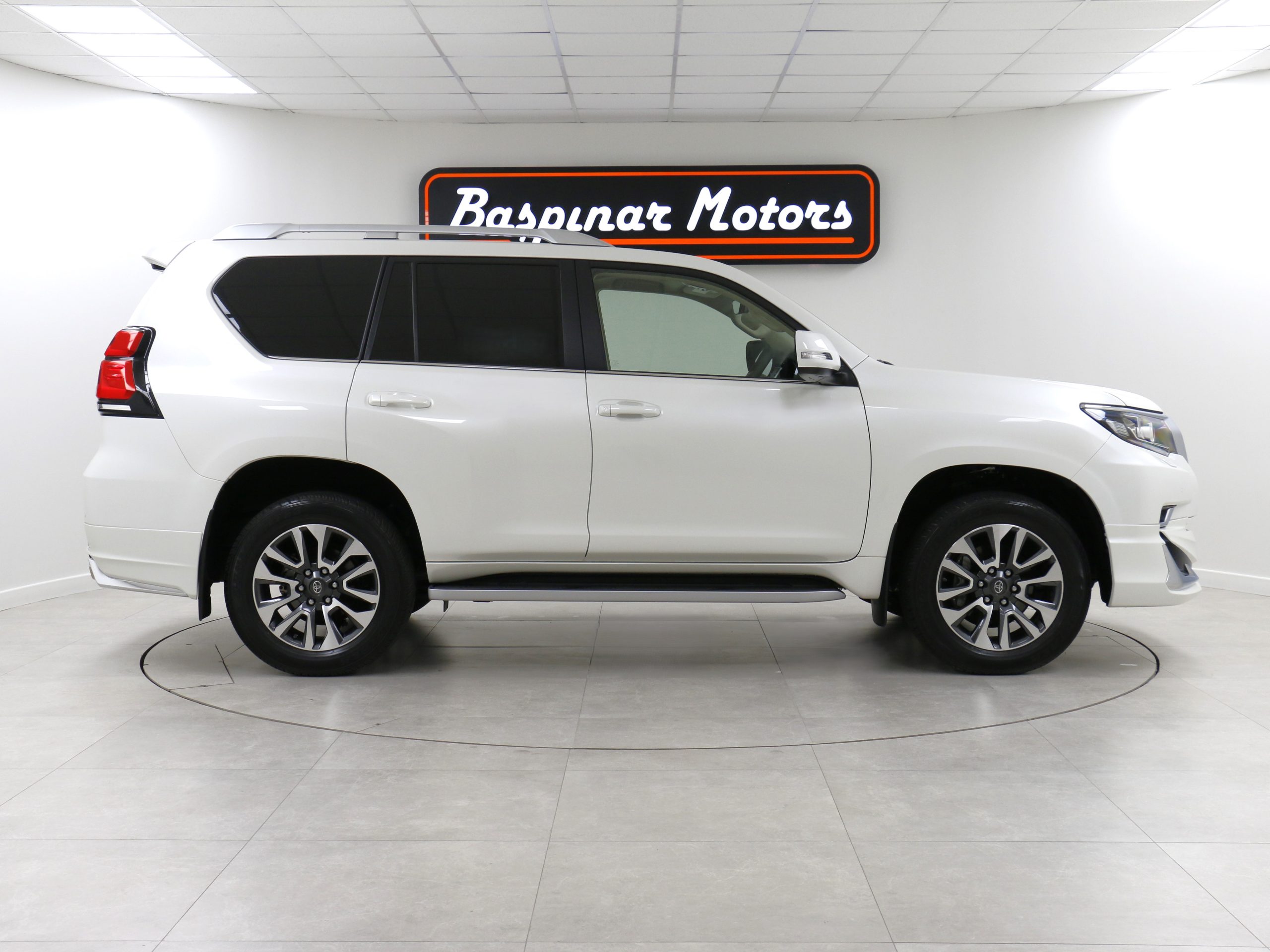 Toyota Land-Cruiser-Prado TZ-G 2.8L Diesel 6AT 4WD