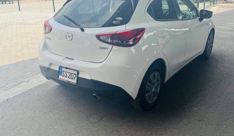 
								Mazda Demio full									