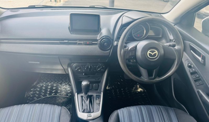 
								Mazda Demio full									