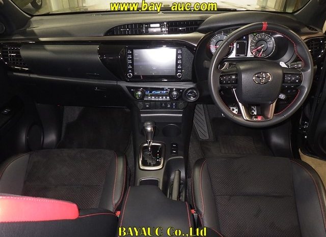 
								Toyota Hilux Z GR Sport 2.4D full									