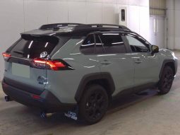 
										Toyota RAV4 2.5L 4WD Adventure Offroad Package full									