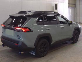 Toyota RAV4 2.5L 4WD Adventure Offroad Package
