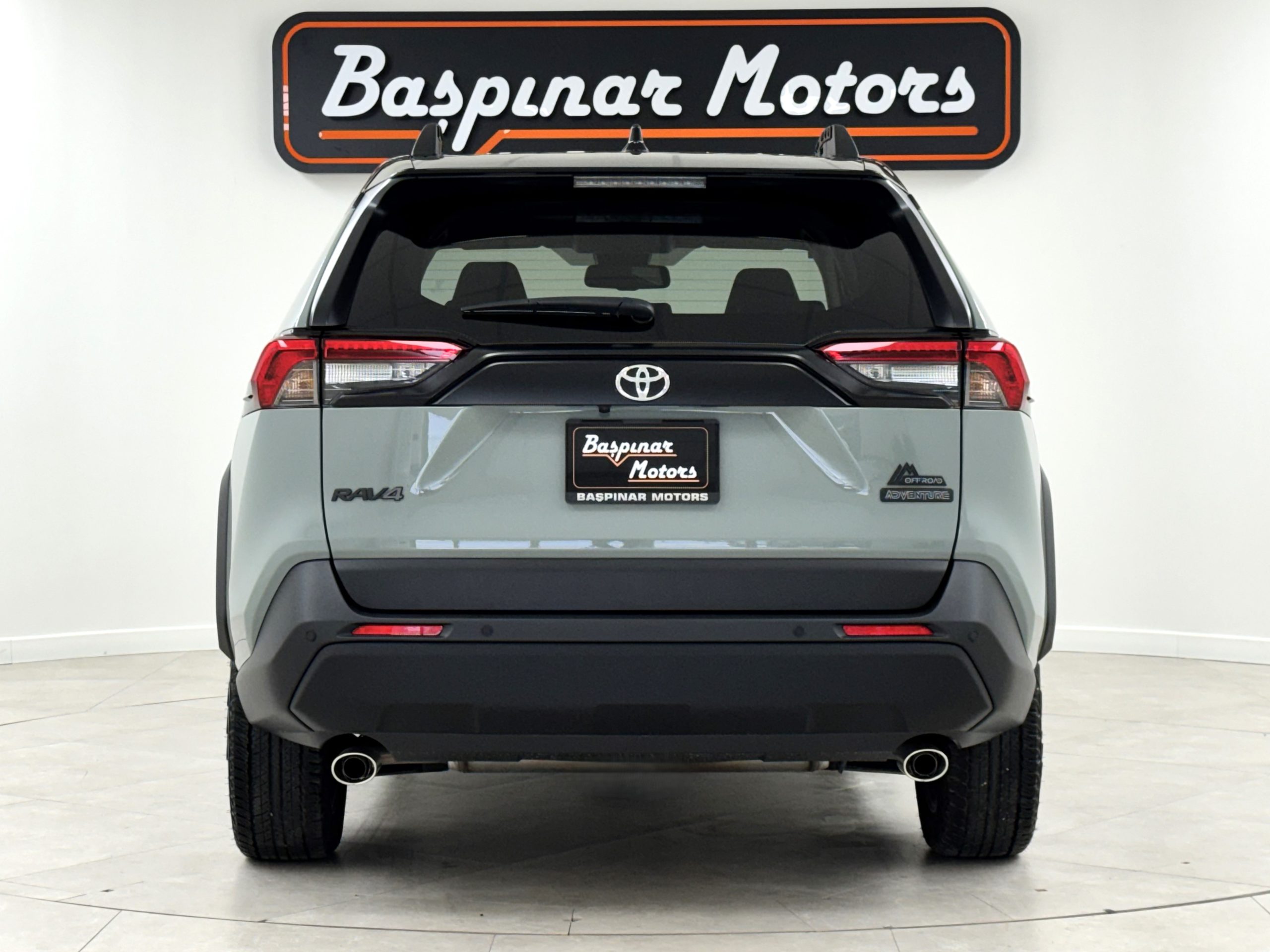 Toyota RAV4 2.L 4WD Adventure Offroad Package