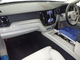 Volvo XC60 Ultimate B5 AWD  Design Mild Hybrid